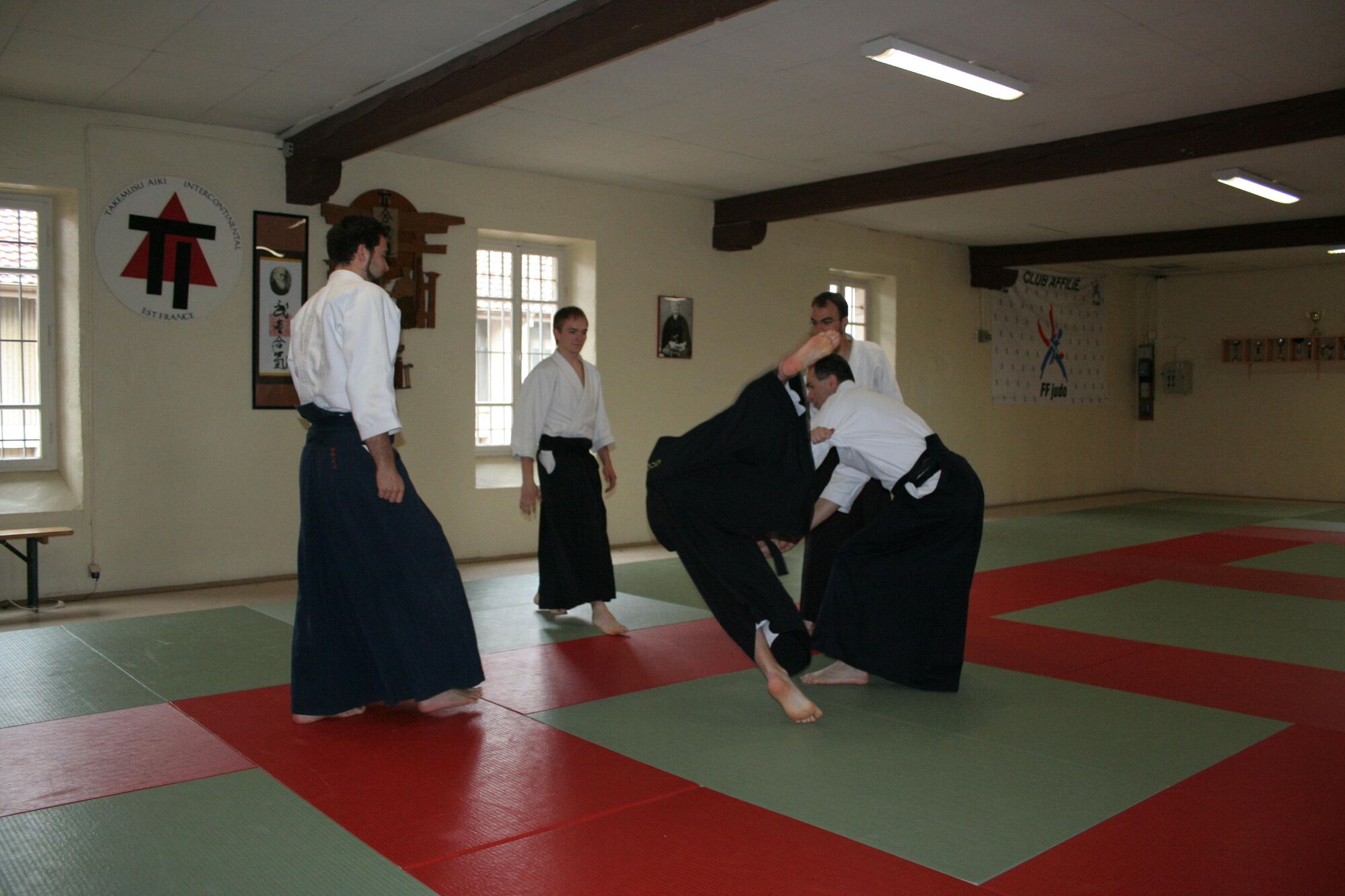 Shiho nage omote (direction III)